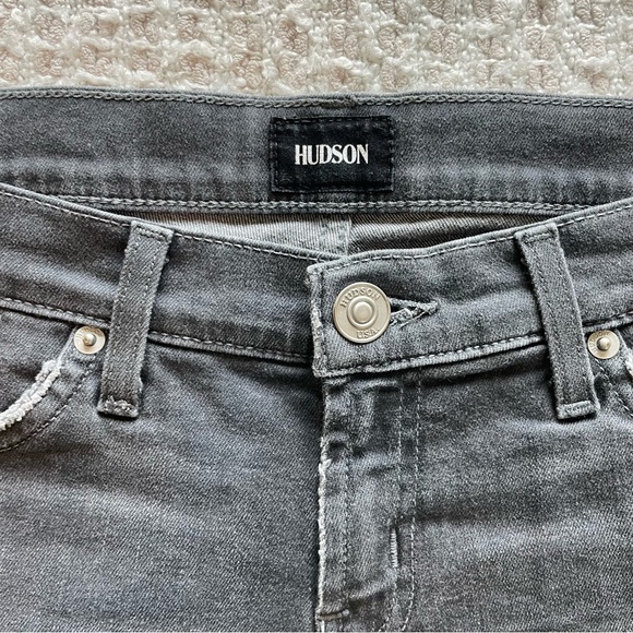 Size 26 Hudson Kenzie Cut Off Shorts - Picture 3 of 7